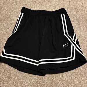 women’s nike basketball shorts